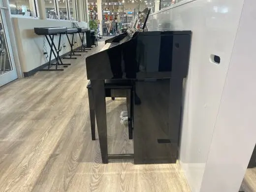 Yamaha Clavinova - Polished Ebony w/Bench 2